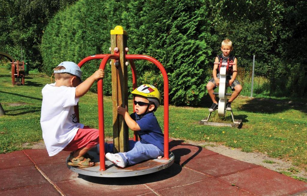 Ferienpark Freesenbruch Reihenhaus 8A - Eisbaer Zingst Buitenkant foto