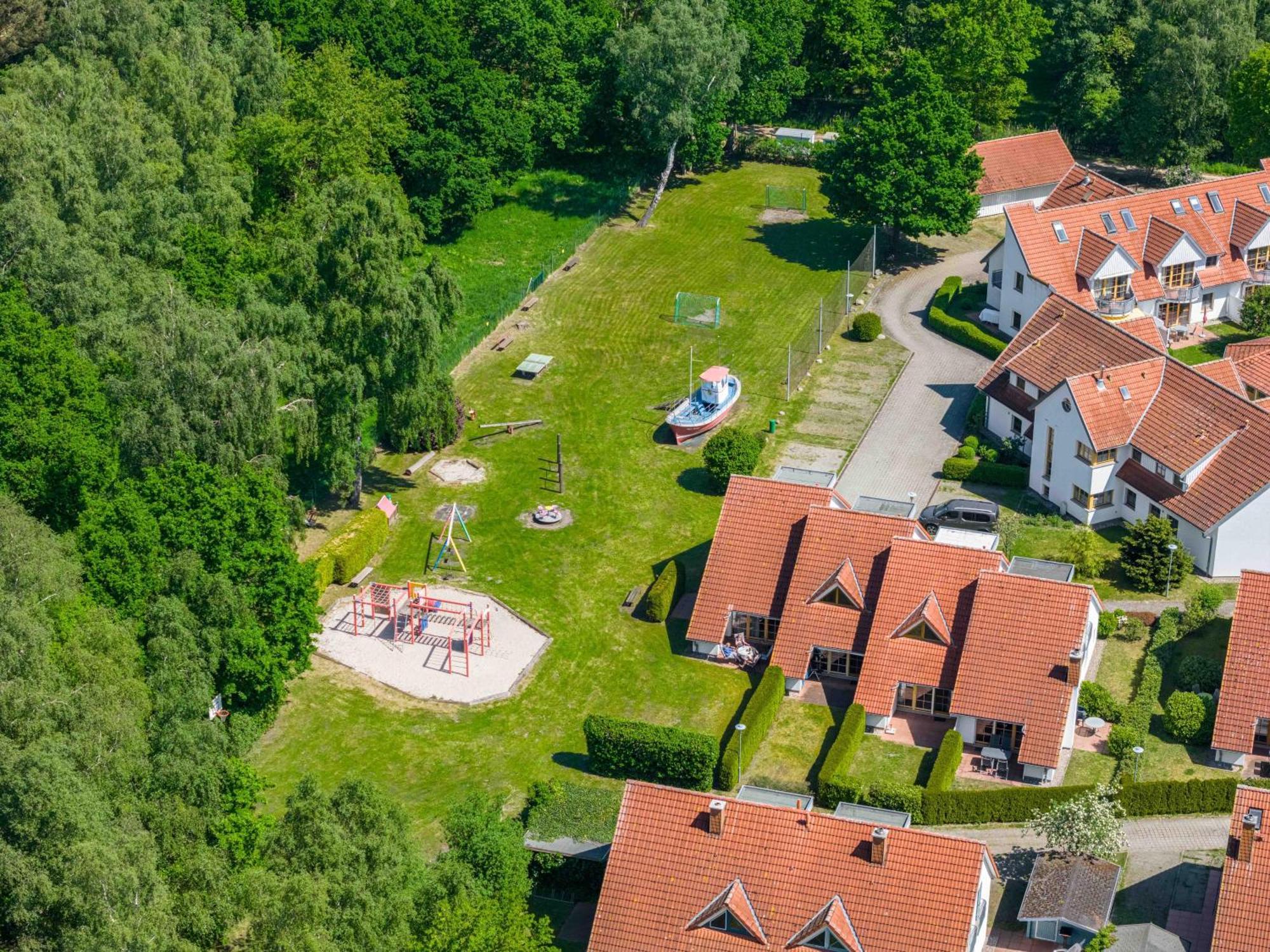 Ferienpark Freesenbruch Reihenhaus 8A - Eisbaer Zingst Buitenkant foto
